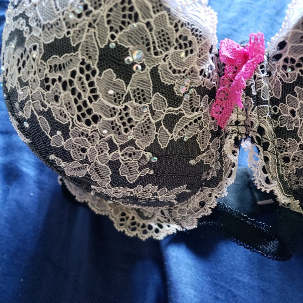 VS dream Angel's lined demi black lace bra 34DD